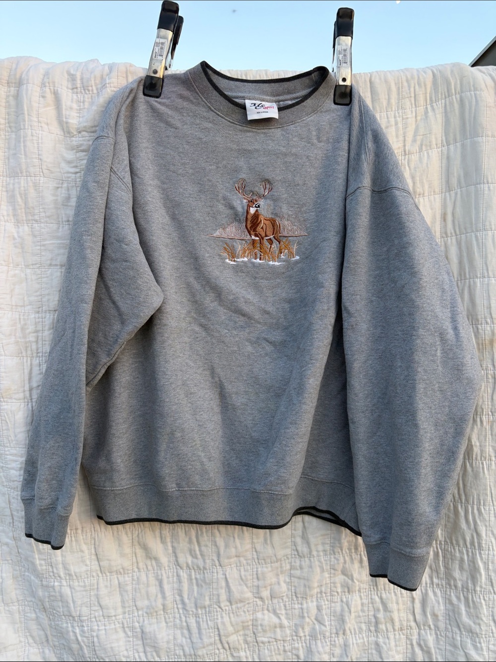 Classic Gray Men’s Crewneck Sweater with Deer Embroidery